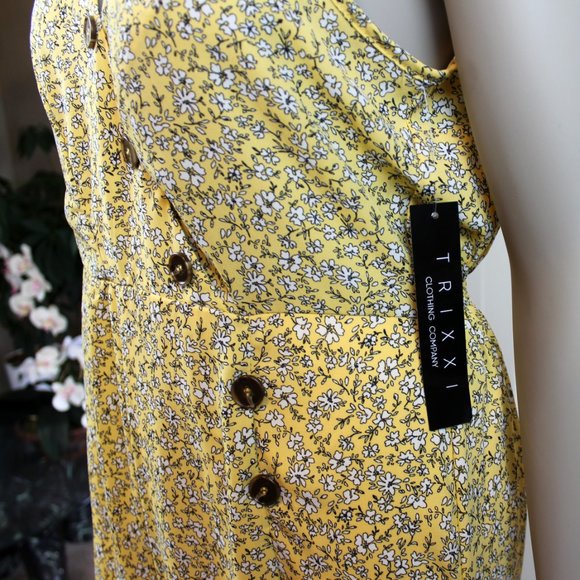 Trixxi Yellow Spaghetti Strap Jumpsuit with Ditsy Floral Print size XL NWT - Picture 2 of 5